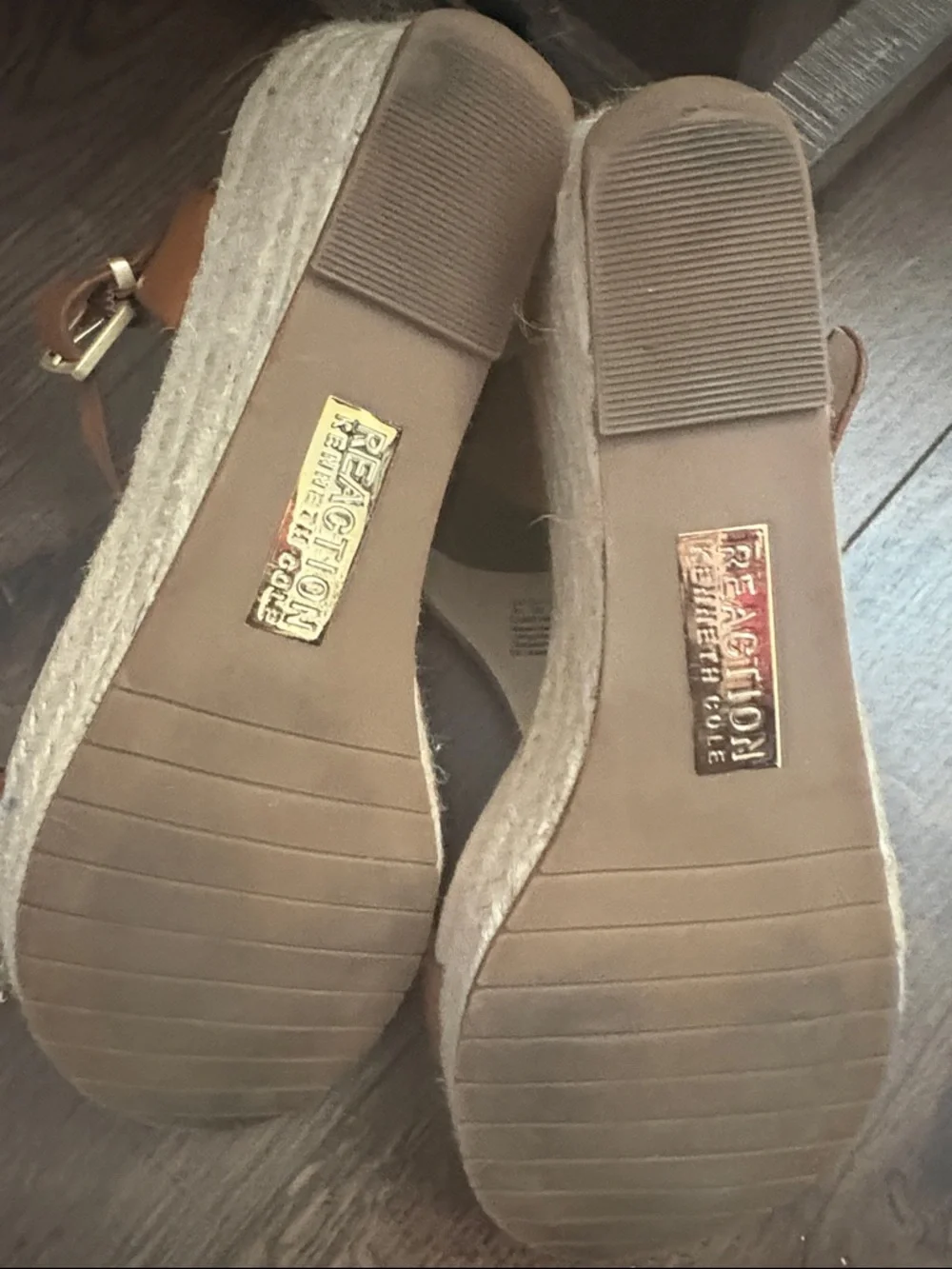 Kenneth Cole Reaction Card Wedge espadrille Sandals